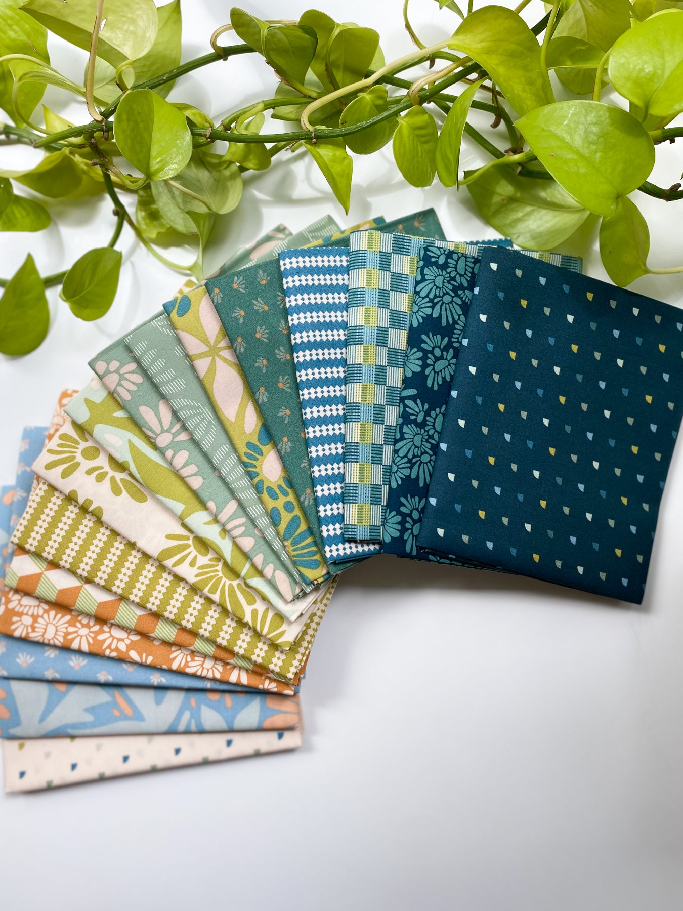 Evolve - 16 Piece Fat Quarter Bundle