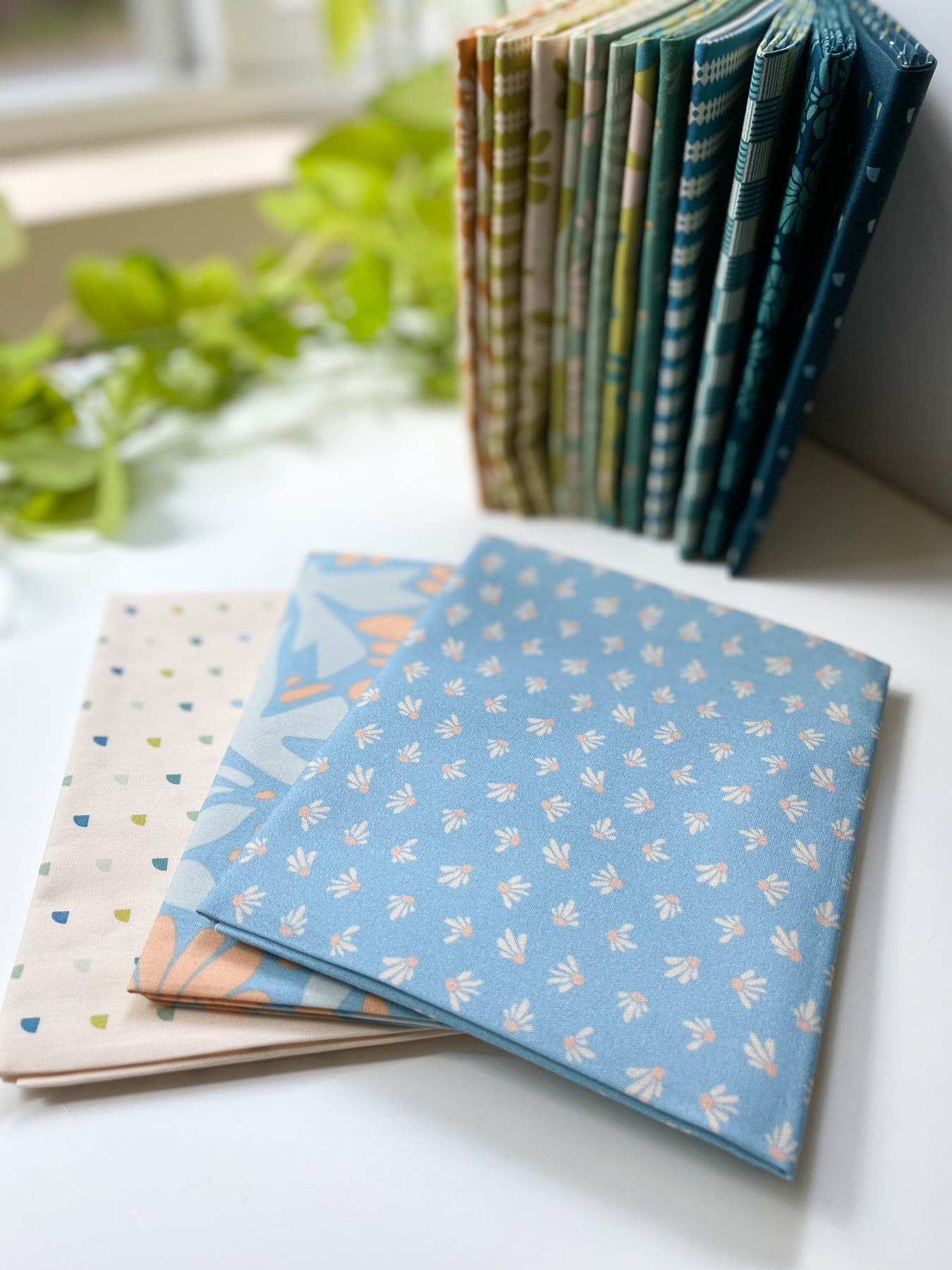 Evolve - 16 Piece Fat Quarter Bundle