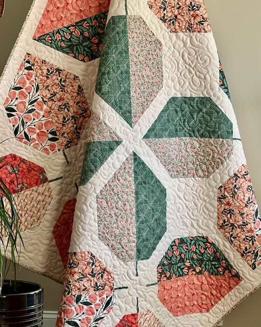 Rosy Deco Quilt Kit - Turning Leaves